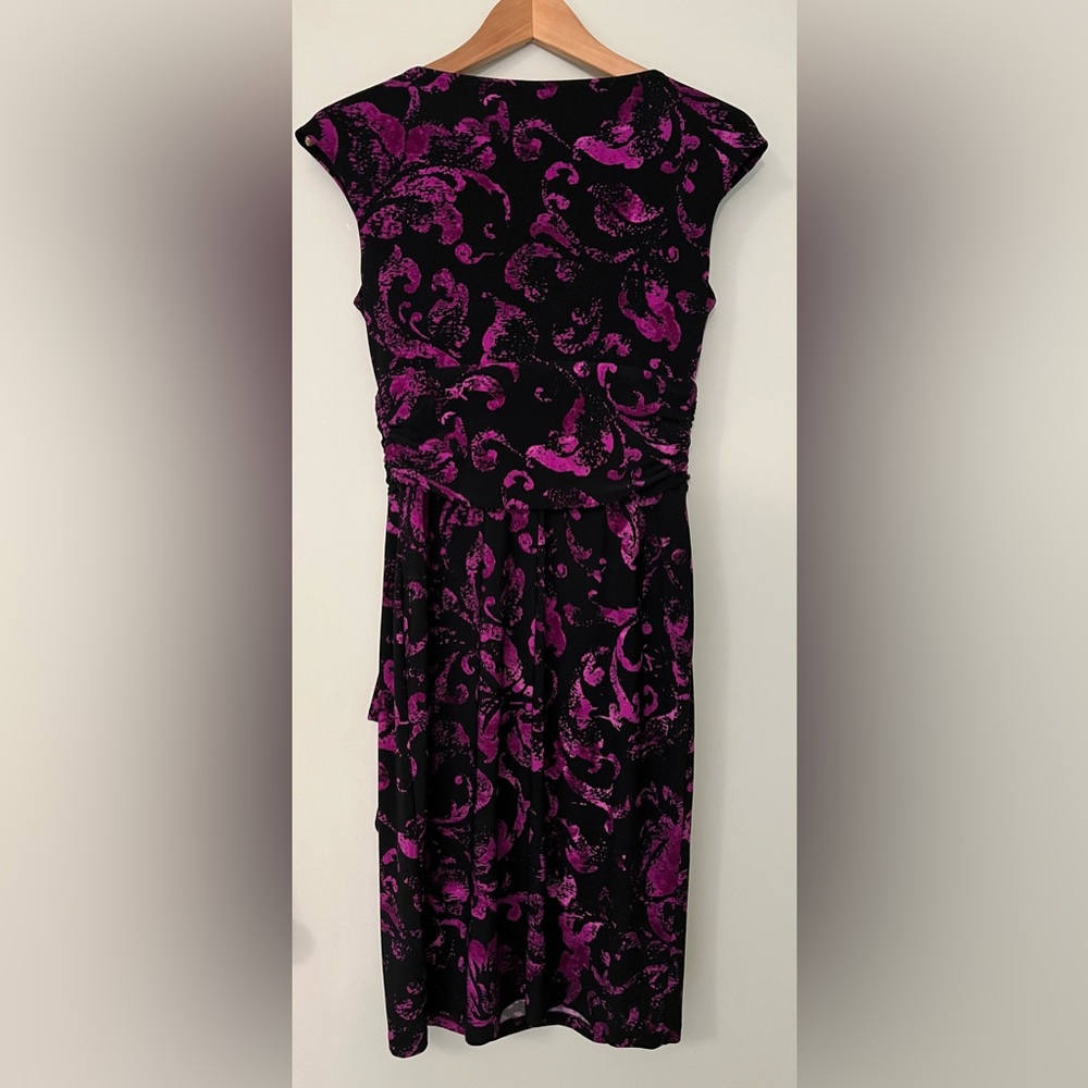 Chaps black and purple sleeveless comfortable crossover midi dress ruched waist - Picture 5 of 9